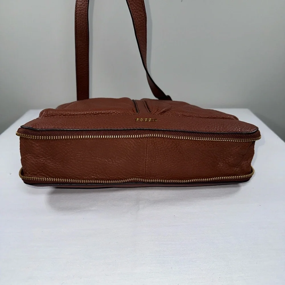 Fossil Piper Brown Pebble Leather Crossbody Small Messenger Bag Expandable
